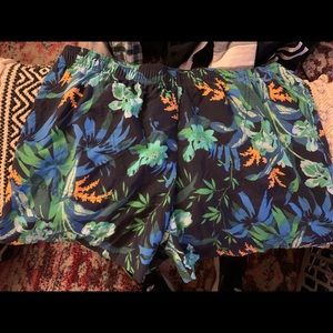 Women’s Columbia Fishing shorts - size large